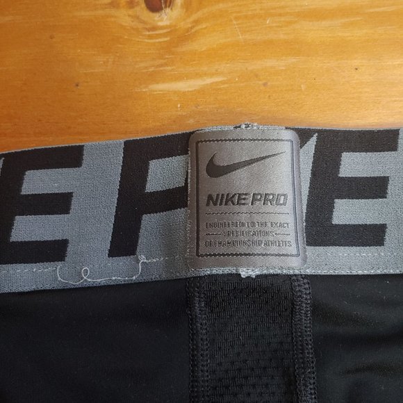 Nike Pro Athletic Leggings - Picture 2 of 3